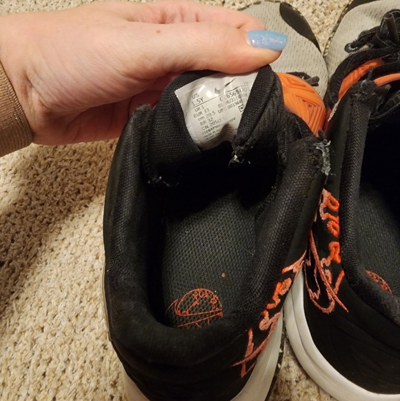 NIKE Kyrie Flytrap III basketball Shoes Size 1.5y - Picture 6 of 7